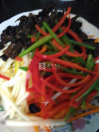 鱼香肉丝的做法步骤：5