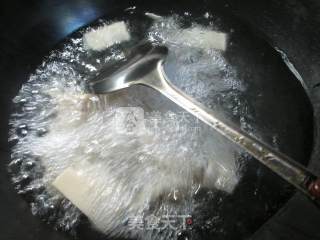榨菜千张炒冬瓜的做法步骤：3