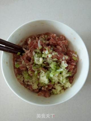 小白菜汆丸子的做法步骤：1
