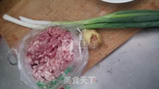 家庭版四喜丸子的做法步骤：1