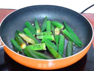 孜然煎秋葵的做法步骤：5