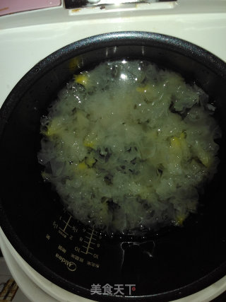 冰糖雪耳的做法步骤：3