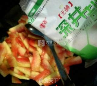 炒西瓜皮的做法步骤：4