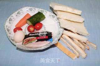自制三明治的做法步骤：1