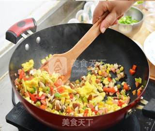 香菇什锦焖饭的做法步骤：3