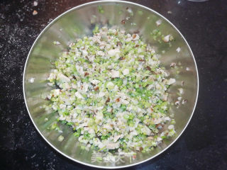 猪肉芹菜馅水饺的做法步骤：5