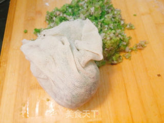 猪肉芹菜馅水饺的做法步骤：6