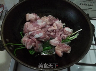 鹌鹑蛋红烧肉的做法步骤：5