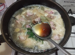 鹌鹑蛋红烧肉的做法步骤：8