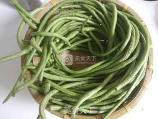 自制干豆角的做法步骤：1