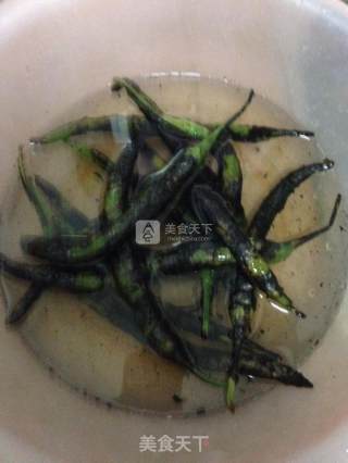 烧辣椒鸡蛋的做法步骤：2