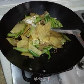 葱香腩肉土豆片的做法步骤：5