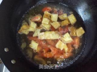 西红柿鸡蛋面的做法步骤：3