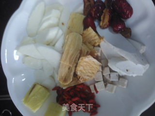 淮山鸡汤的做法步骤：3