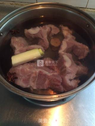 韩国猪骨汤（Gamja Tang）的做法步骤：2