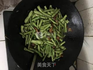 豇豆五花肉焖面的做法步骤：3