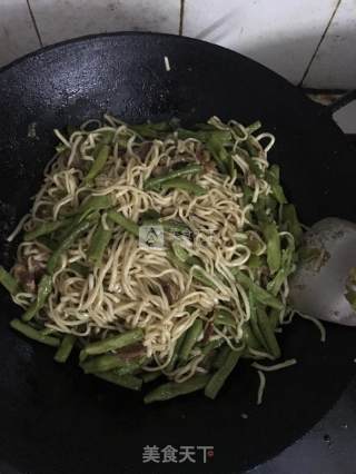 豇豆五花肉焖面的做法步骤：6
