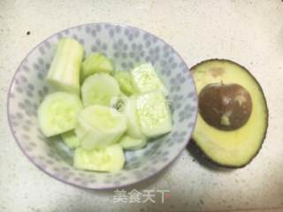 牛油果黄瓜慕斯的做法步骤：1