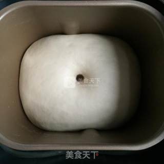 沙拉肉松餐包的做法步骤：1