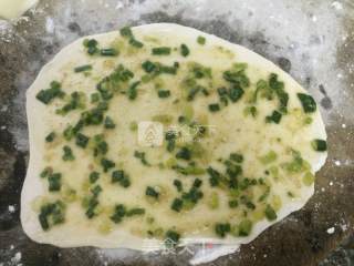 葱油饼的做法步骤：4