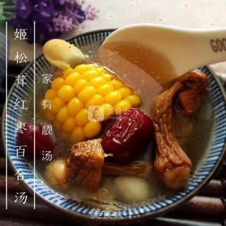 姬松茸红枣百合汤的做法步骤：3