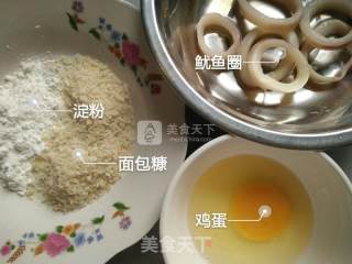 简单易学炸鱿鱼圈的做法步骤：1