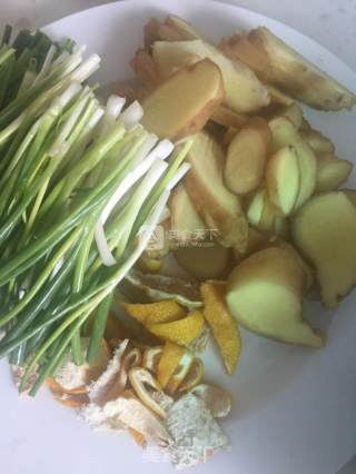 电饭锅煲鱼的做法步骤：2