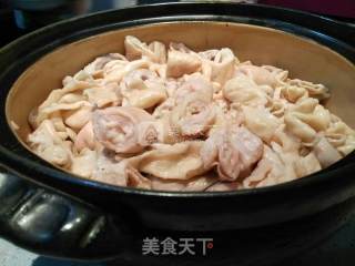 开心果姐姐土猪肥肠煲的做法步骤：2