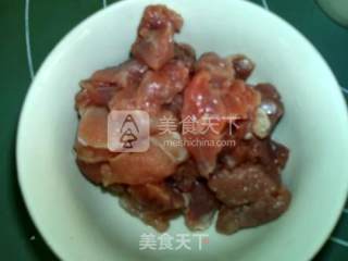 淮杞瑶柱瘦肉汤的做法步骤：2