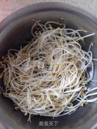豆芽韭菜炒香干的做法步骤：2