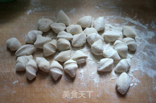 猪肉芹菜锅贴的做法步骤：12