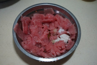 肉片炒南瓜藤的做法步骤：7