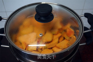 南瓜馅挤挤面包的做法步骤：1