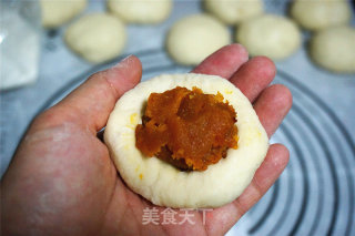 南瓜馅挤挤面包的做法步骤：10