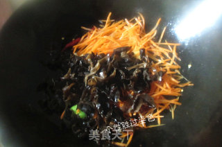 鱼香肉丝的做法步骤：5