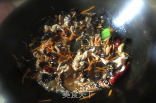 鱼香肉丝的做法步骤：8