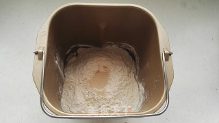 一键式玉米油版无糖面包的做法步骤：2