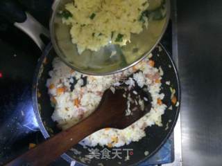 香肠蛋炒饭的做法步骤：9