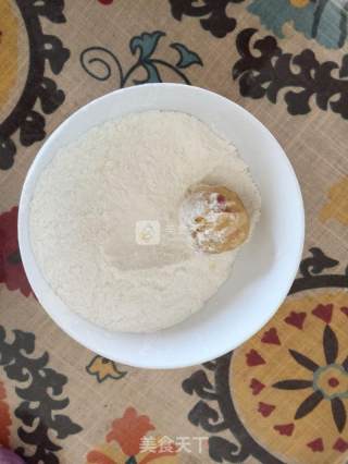 脆酥球的做法步骤：4
