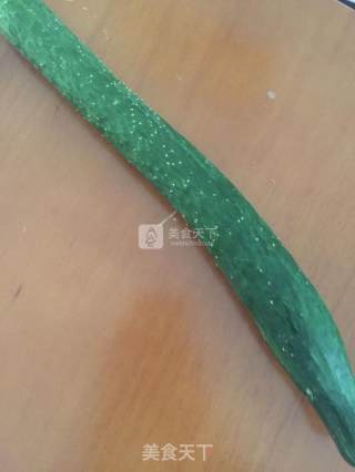 黄瓜拌绿豆凉皮的做法步骤：2