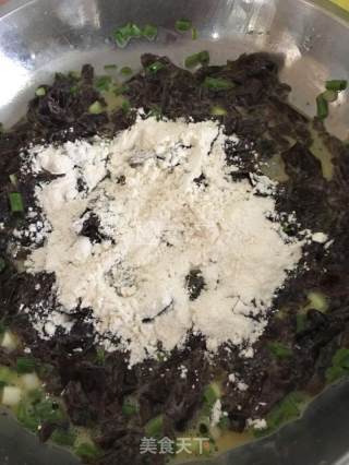 紫菜鸡蛋煎饼的做法步骤：2
