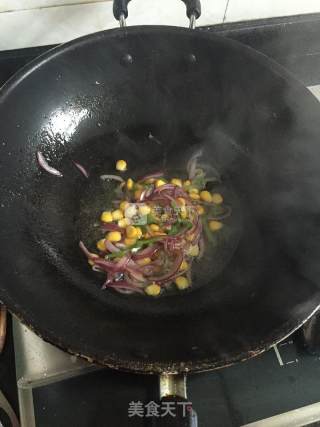 黑椒牛肉披萨的做法步骤：6