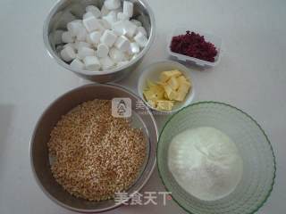 蔓越莓牛轧糖的做法步骤：1