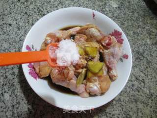 炸酱油鸡翅根的做法步骤：4