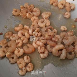 虾仁彩色炒饭的做法步骤：4