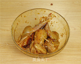 垂涎三尺的洋葱烤鹧鸪做法的做法步骤：3