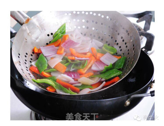 有点火麻辣香锅虾的做法步骤：2