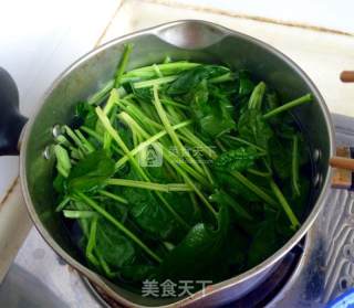 菠菜炒鸡蛋的做法步骤：3