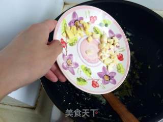 菠菜炒鸡蛋的做法步骤：7