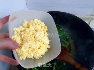 菠菜炒鸡蛋的做法步骤：9